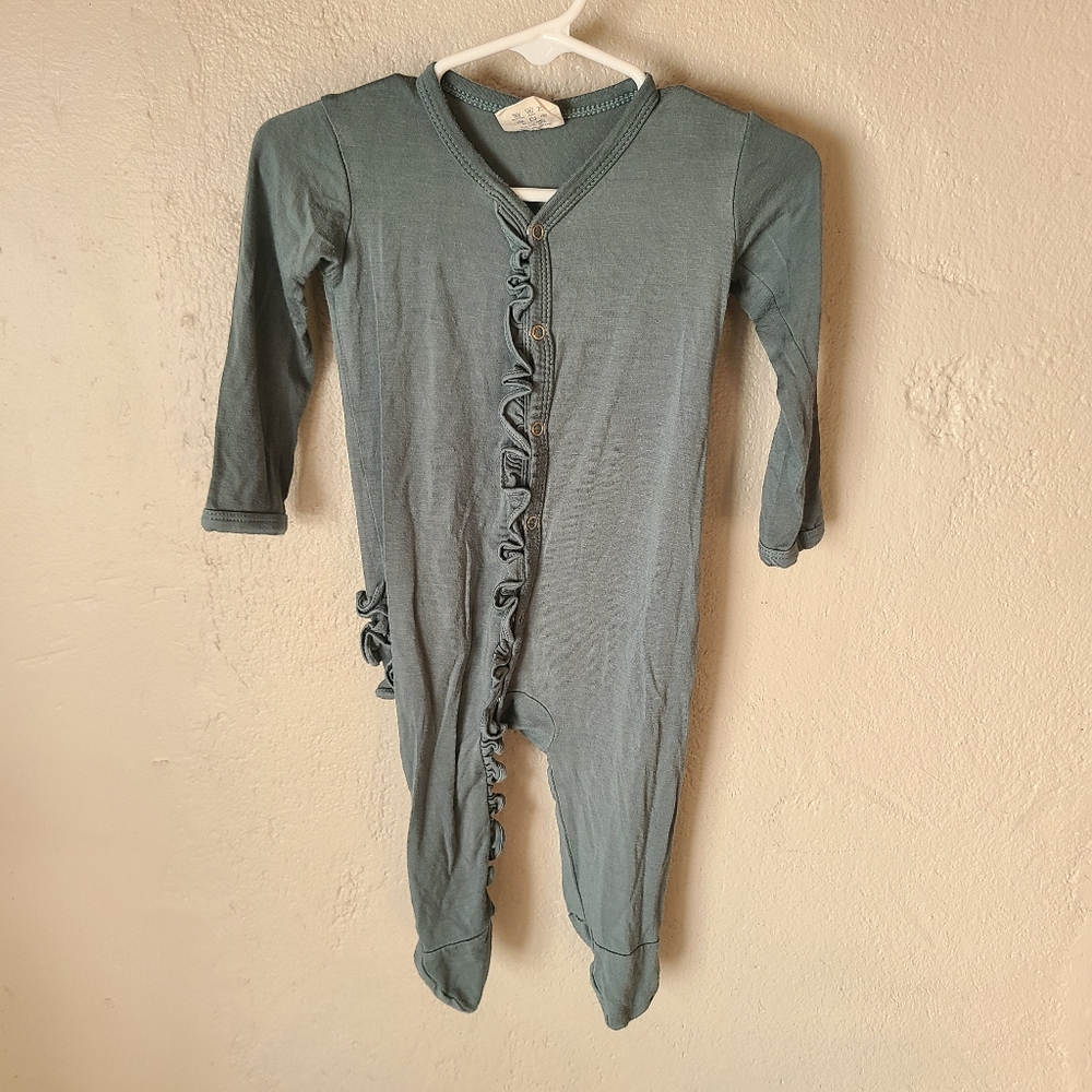 SpearmintLOVE Bamboo Ruffle Snap Footie